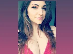 34HHGamerGirlHannah — cam show live