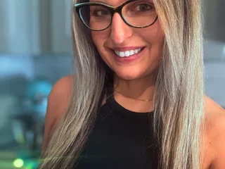 AlisonHomeAlone — cam show live