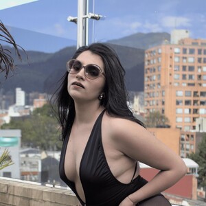 Amelie_moon_ — cam show live