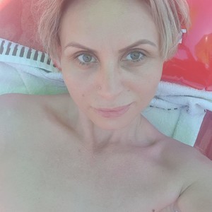 Amidalla19 — cam show live