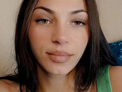 AntoniaHottie — cam show live
