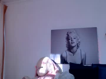Anyela_bubble19 — cam show live