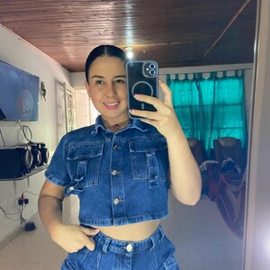 Arianathomson — cam show live