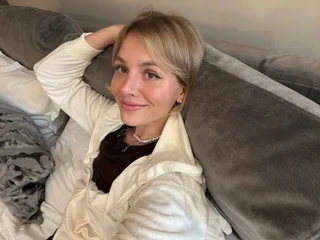AurorraAxnies — cam show live