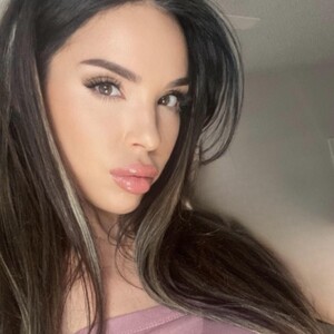 Avelyx7 — cam show live