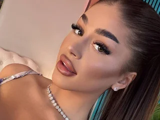 Bella_Noirre — cam show live