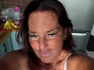 BettyBoo75 — cam show live
