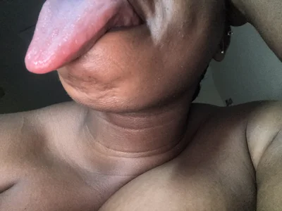 Bigclitbarbiesquirter — cam show live