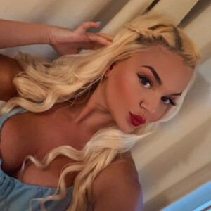 Blondebunny5 — cam show live