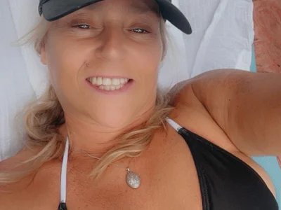 Blondnboujee53 — cam show live