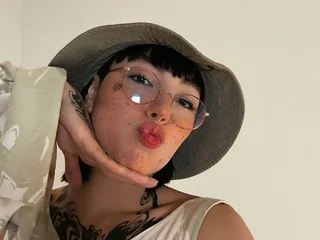 CamiZ22 — cam show live