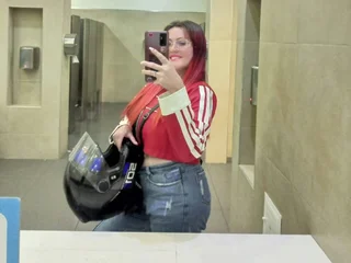 Carolinhe26 — cam show live