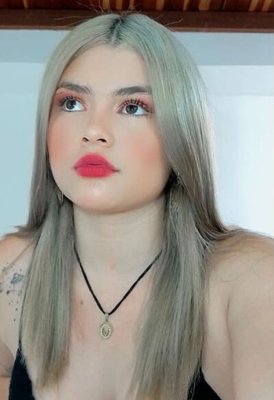 chloejones__ — cam show live