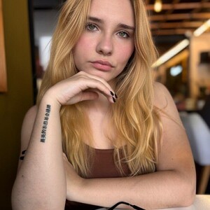 ClassyCarrie — cam show live