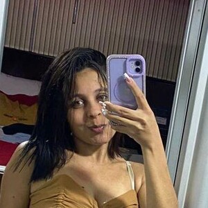 DanielaLatin — cam show live