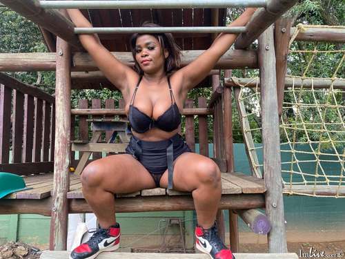 Devoiouscurves — cam show live