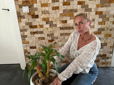 ElenabonyX — cam show live