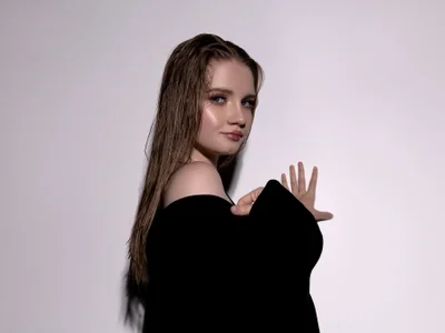 ElfieWhite — cam show live