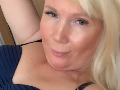 EmmaInLove23 — cam show live