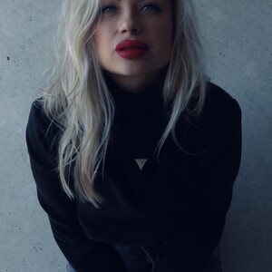 ErikaK — cam show live
