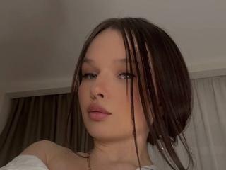 EsterGillom — cam show live