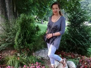 EvelyneFlirtyMilf — cam show live