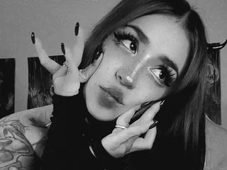 EvilDanielle30 — cam show live