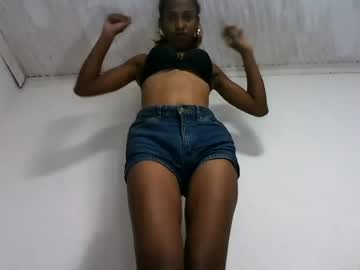 fallinah01 — cam show live