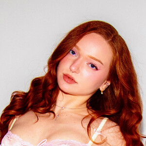 Fiona — cam show live