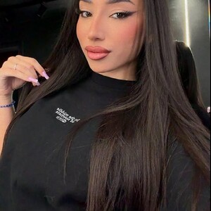 GinaValente — cam show live