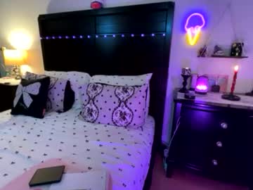 gothbaby305 — cam show live