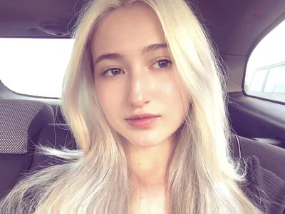 HollyTailors — cam show live