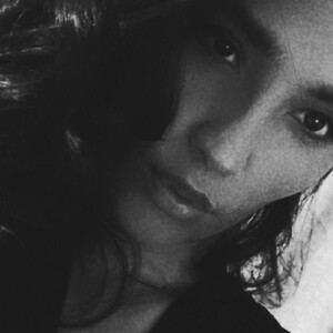 HOLY_BRUNE — cam show live