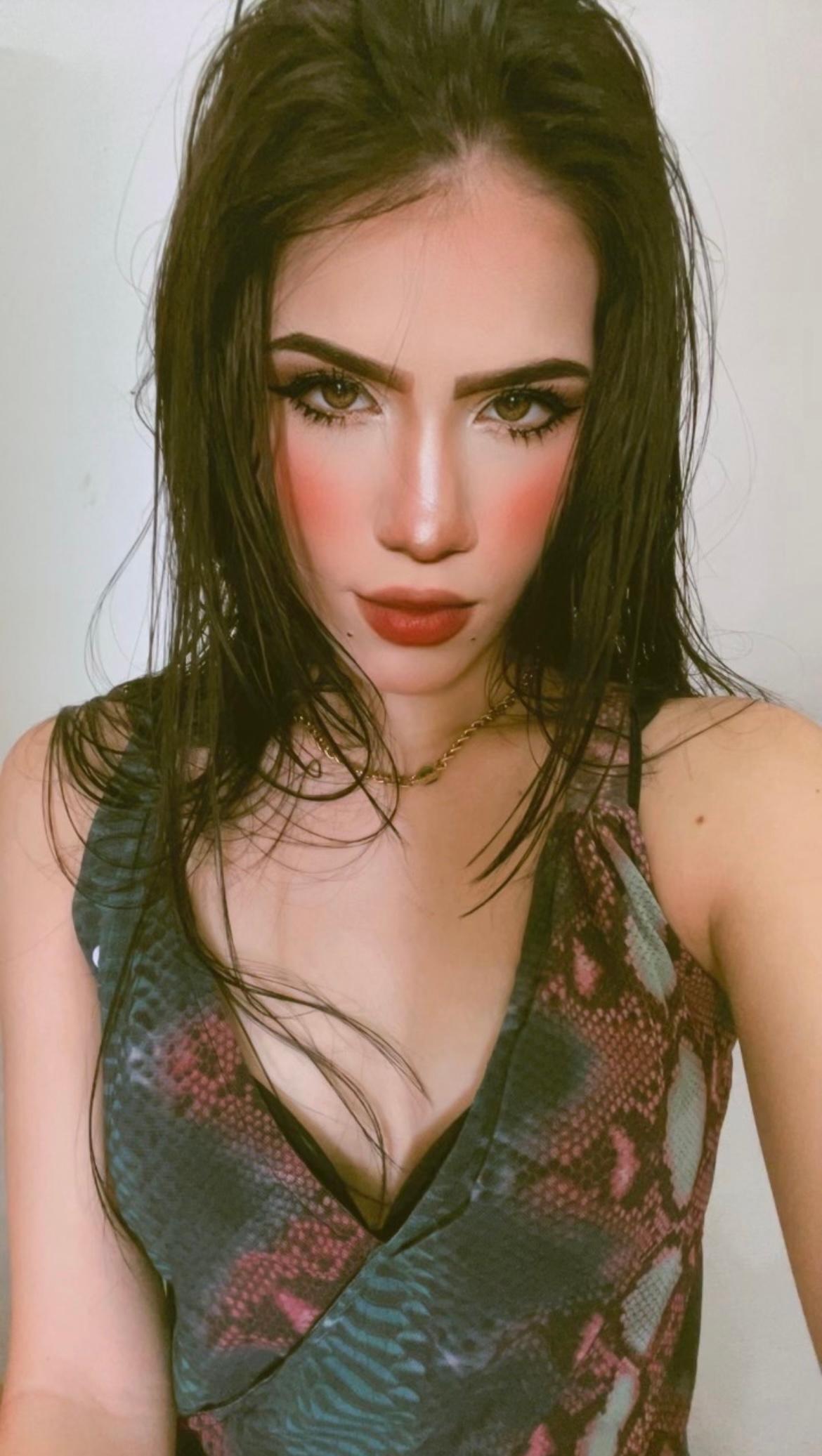 iscloe — cam show live