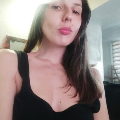 Jeyrinna — cam show live