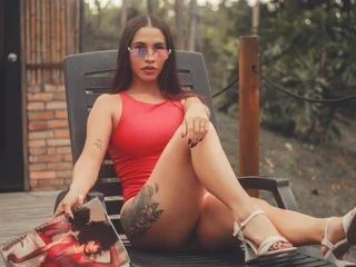 JuliaaVega — cam show live