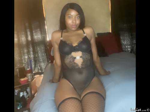 LadyLuxee — cam show live