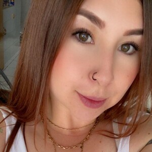 Laurah — cam show live