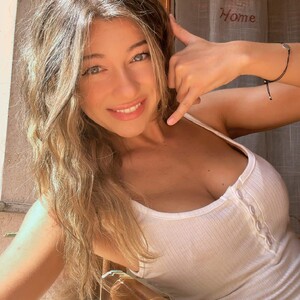 Lenamuti25 — cam show live