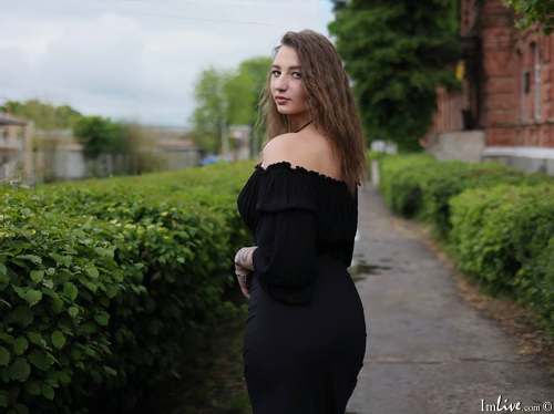 LioraOne — cam show live