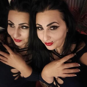 LisaJenner — cam show live