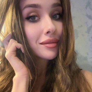 Lora_Foxi — cam show live