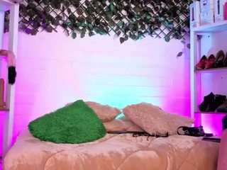 louisenails — cam show live