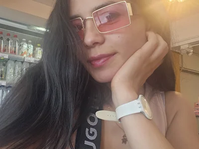 Luanarhoades — cam show live