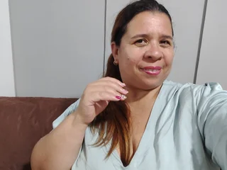 LucianaHot4u — cam show live
