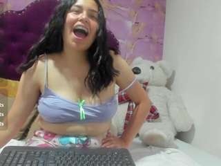 lunabloomm — cam show live