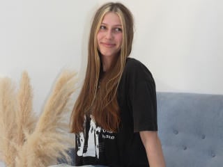 MiaNeit — cam show live