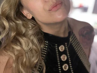 MrsHotWife69 — cam show live