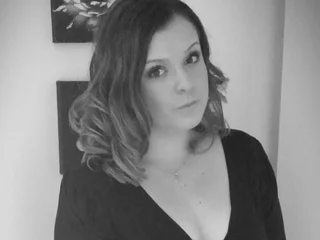 NaughtyWifeUK — cam show live