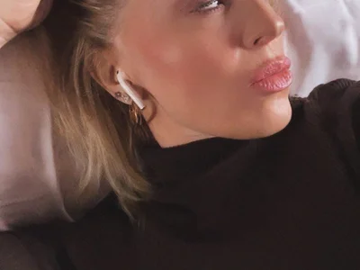 NellyBloom — cam show live